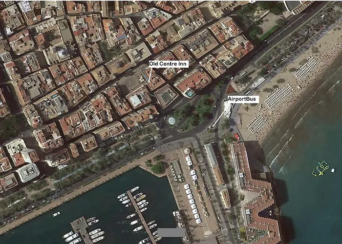 Old Center 招待所 2*